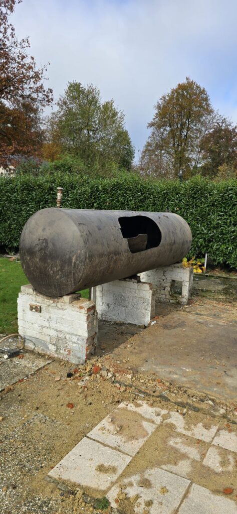 Bovengronds verwijderen 1 Bovengrondse tank