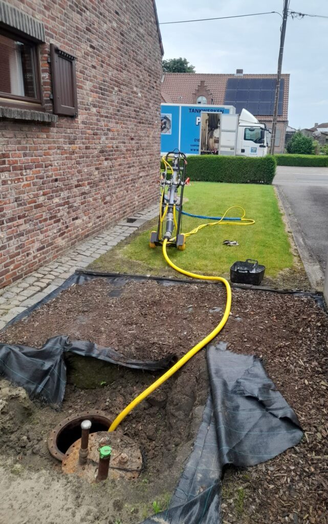 Mazouttank opvullen 5 Tank opvullen met schuim